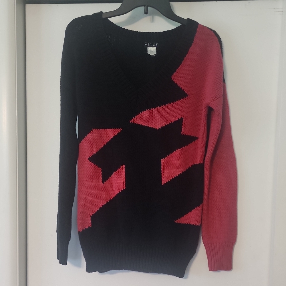VENUS Black and Pink V-Neck Sweater